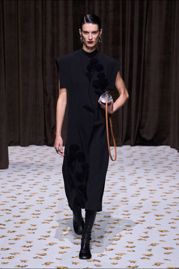 مجموعة Jil Sander ربيع و صيف 2025 للملابس الجاهزة