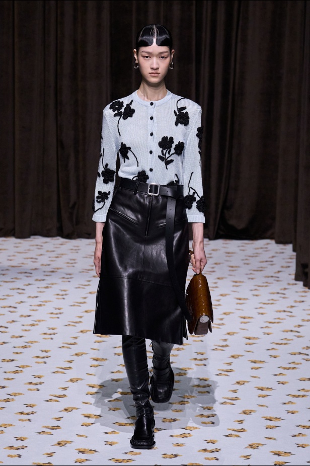 مجموعة Jil Sander ربيع و صيف 2025 للملابس الجاهزة