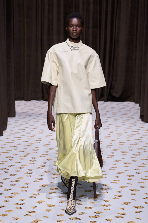 مجموعة Jil Sander ربيع و صيف 2025 للملابس الجاهزة