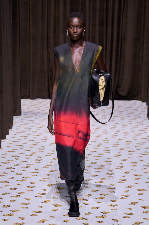 مجموعة Jil Sander ربيع و صيف 2025 للملابس الجاهزة