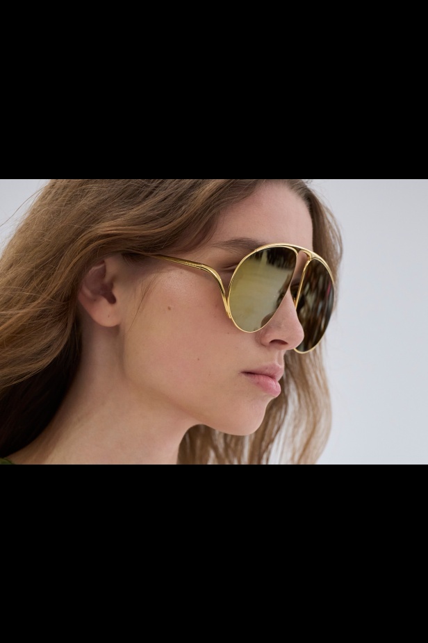 مجموعة Loewe تعريف للأناقة الكامنة في الاختزال 