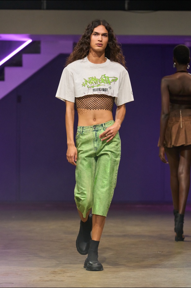 مجموعة Mark Fast لربيع وصيف 2025 في لندن