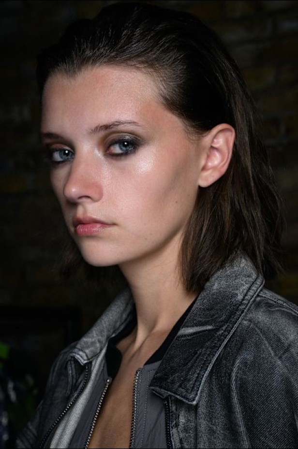 مجموعة Mark Fast لربيع وصيف 2025 في لندن