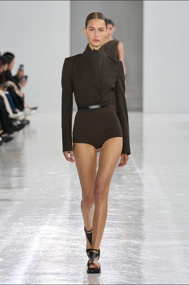 مجموعة ماكس مارا تجمع بين العلم والخيال