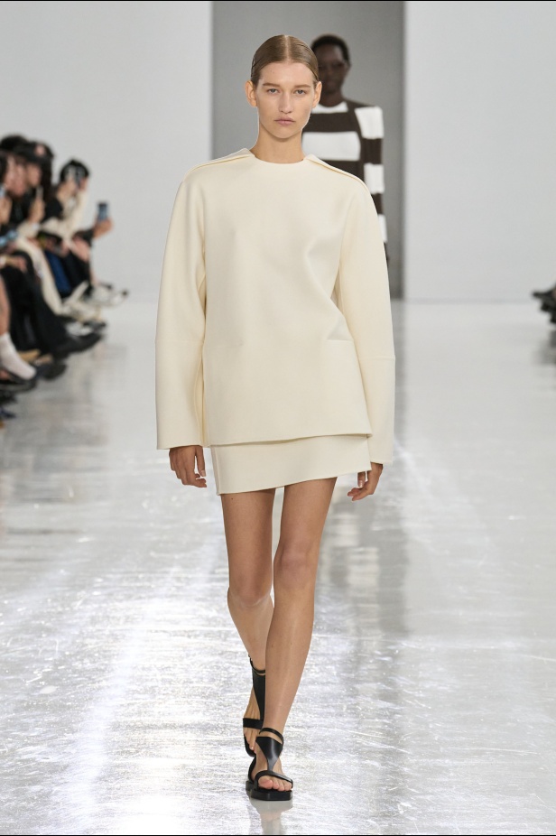 مجموعة ماكس مارا تجمع بين العلم والخيال