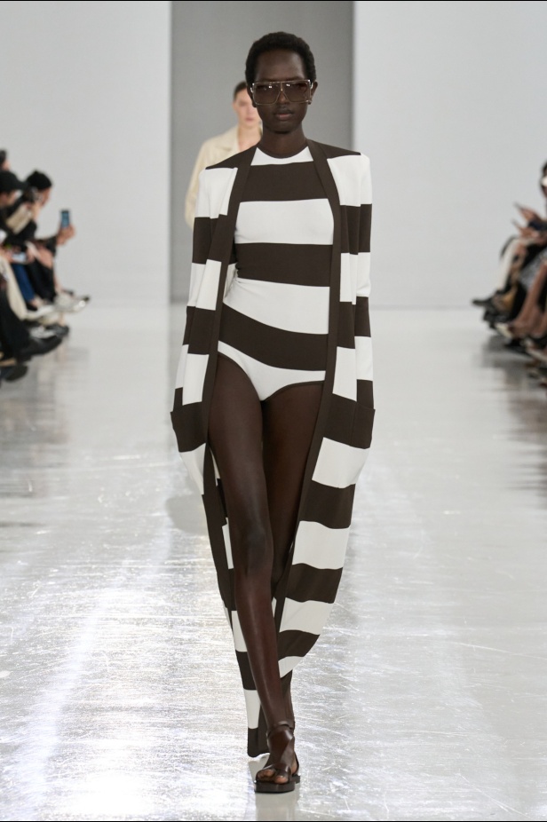 مجموعة ماكس مارا تجمع بين العلم والخيال