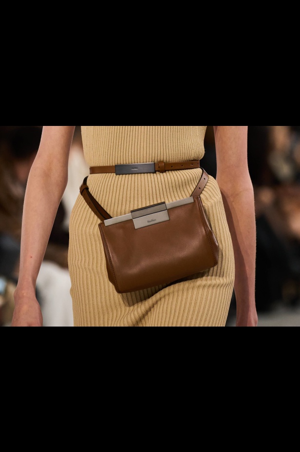 مجموعة ماكس مارا تجمع بين العلم والخيال