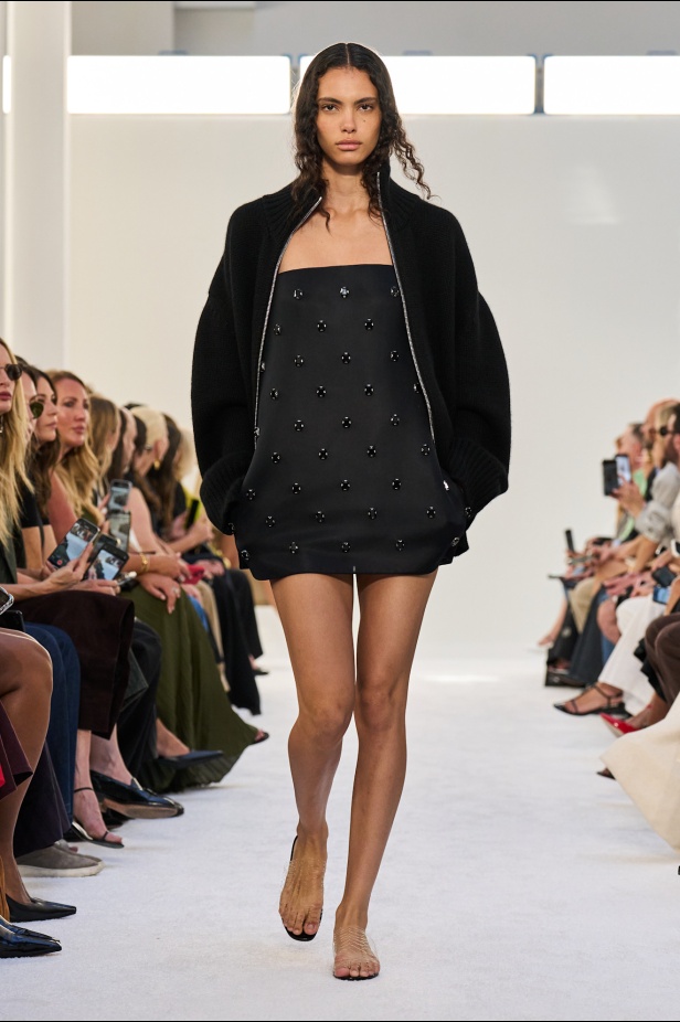 مجموعة Brandon Maxwell لربيع وصيف 2025