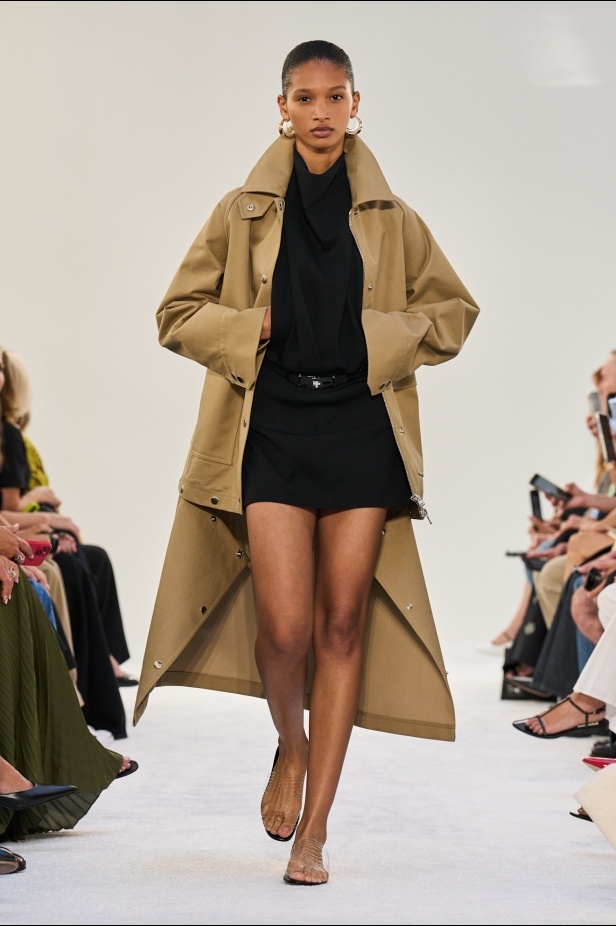 مجموعة Brandon Maxwell لربيع وصيف 2025