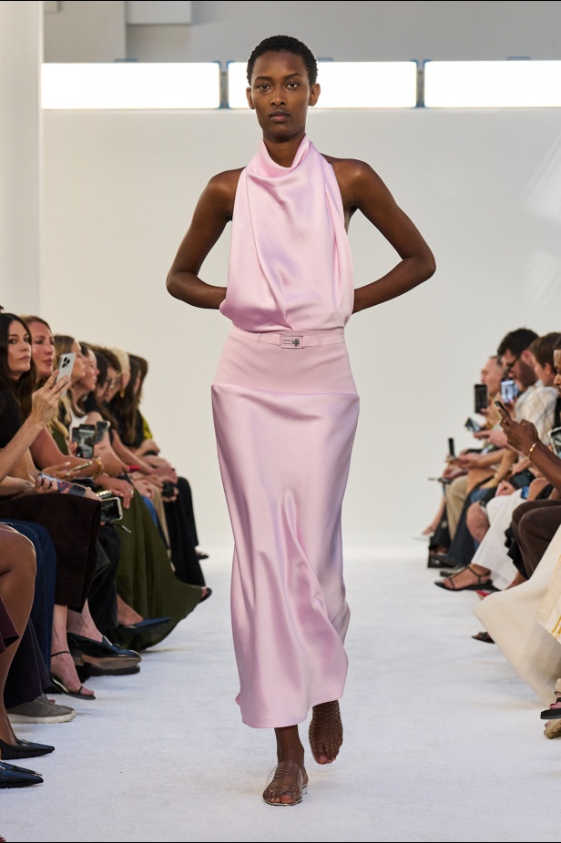 مجموعة Brandon Maxwell لربيع وصيف 2025