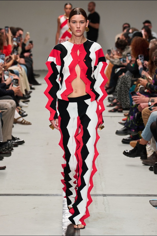 مجموعة Missoni لربيع وصيف 2025 في ميلانو.