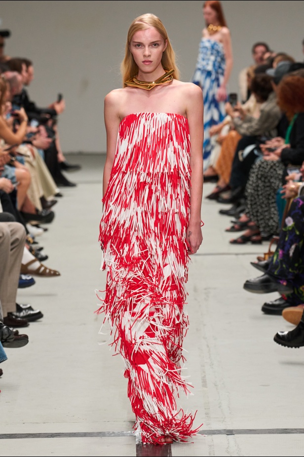 مجموعة Missoni لربيع وصيف 2025 في ميلانو.