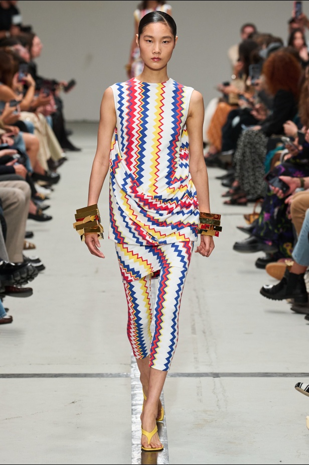 مجموعة Missoni لربيع وصيف 2025 في ميلانو.