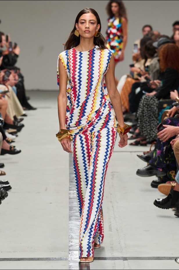 مجموعة Missoni لربيع وصيف 2025 في ميلانو.