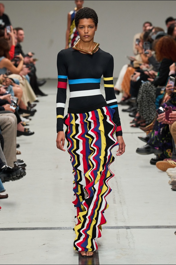 مجموعة Missoni لربيع وصيف 2025 في ميلانو.