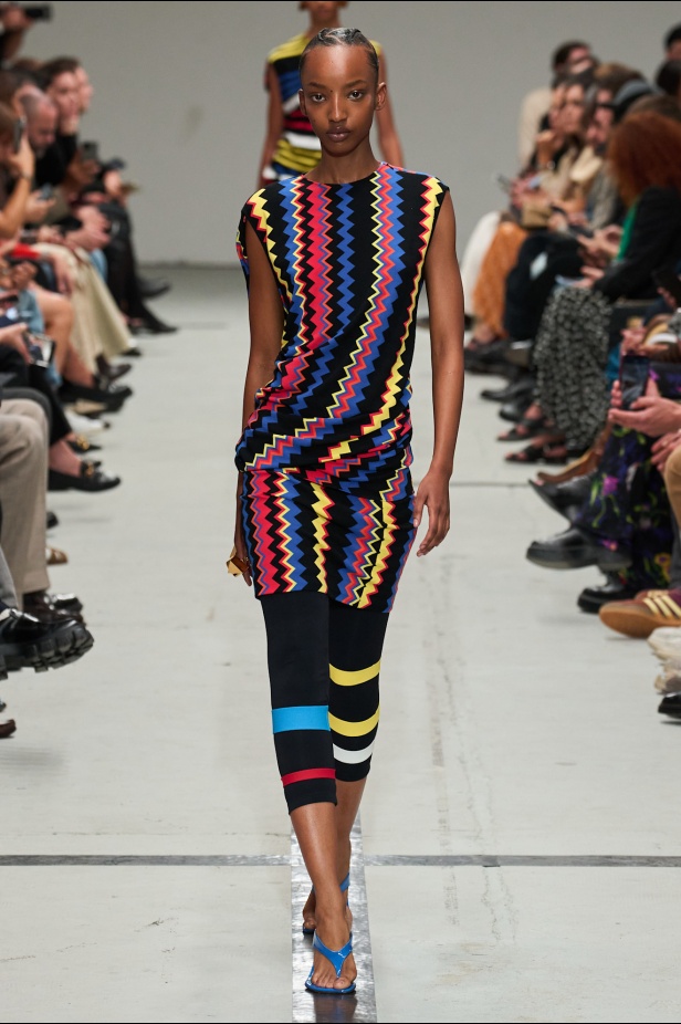 مجموعة Missoni لربيع وصيف 2025 في ميلانو.
