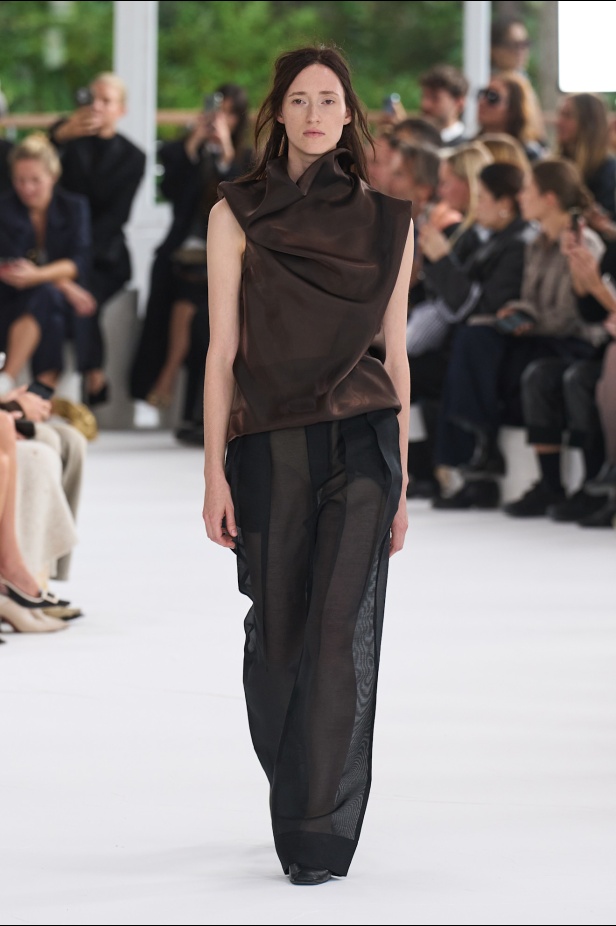 مجموعة Issey Miyake ربيع و صيف 2025