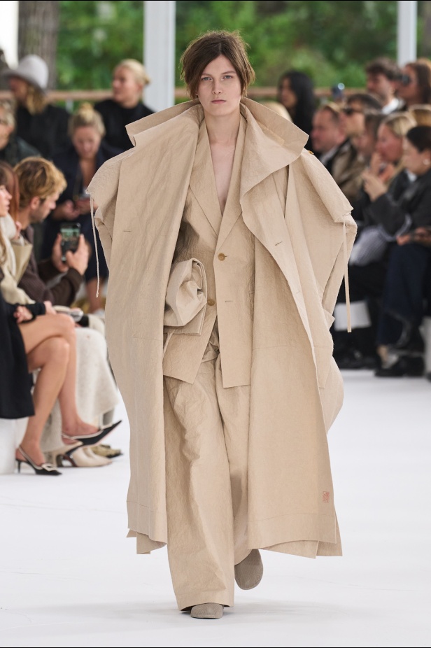 مجموعة Issey Miyake ربيع و صيف 2025