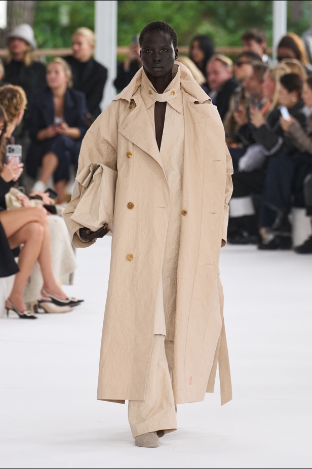 مجموعة Issey Miyake ربيع و صيف 2025