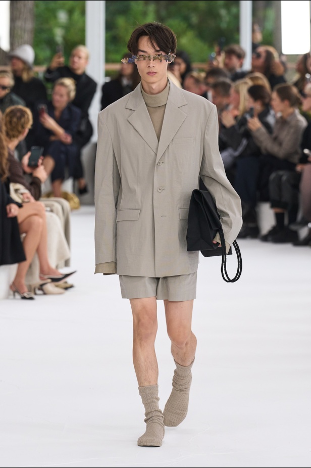 مجموعة Issey Miyake ربيع و صيف 2025