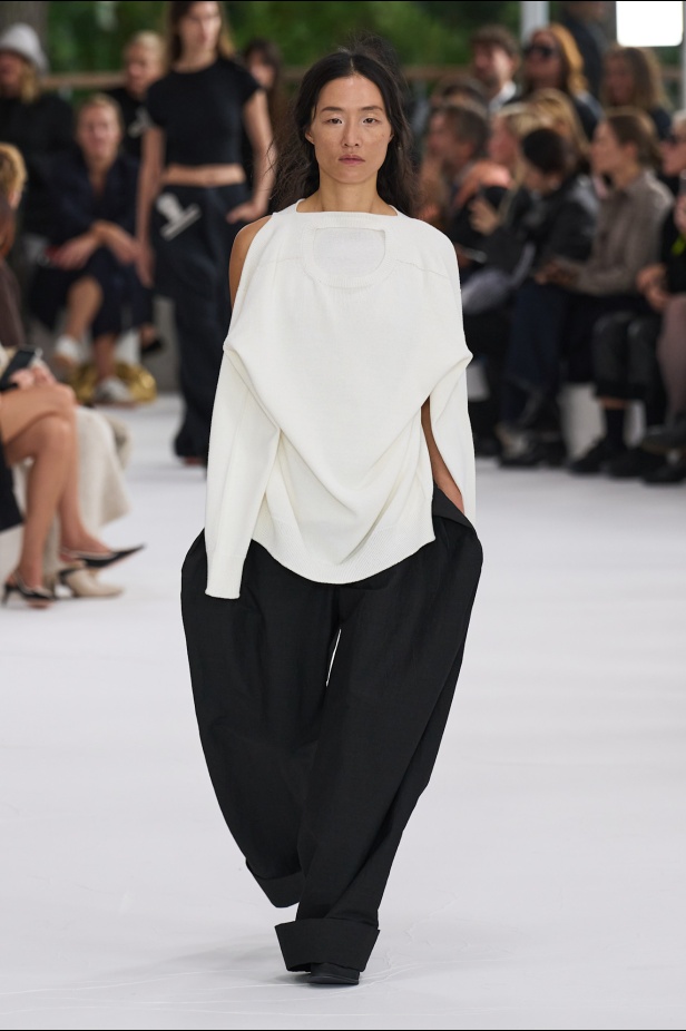 مجموعة Issey Miyake ربيع و صيف 2025