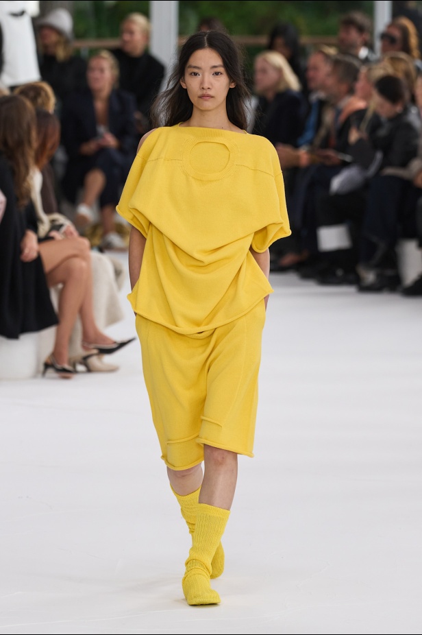 مجموعة Issey Miyake ربيع و صيف 2025