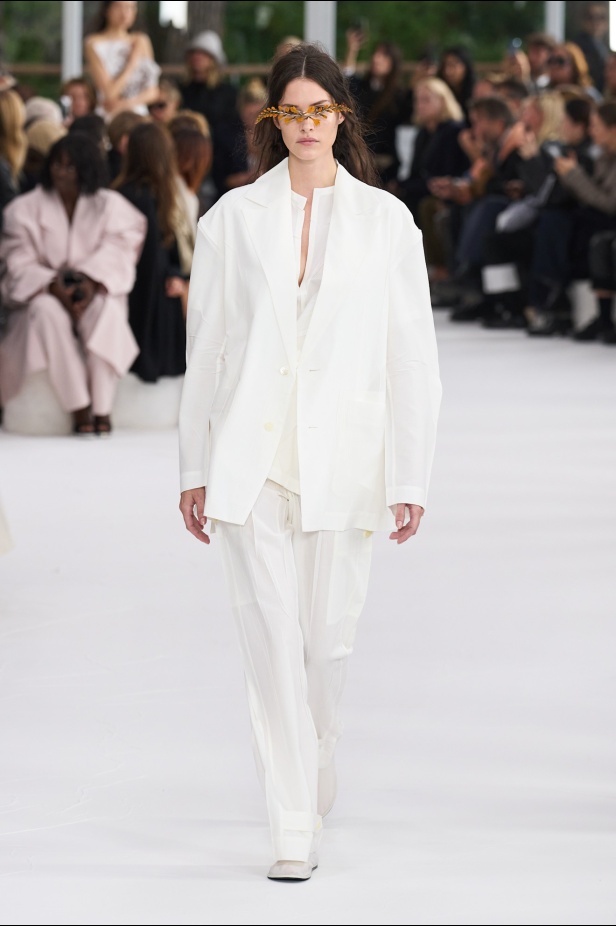 مجموعة Issey Miyake ربيع و صيف 2025