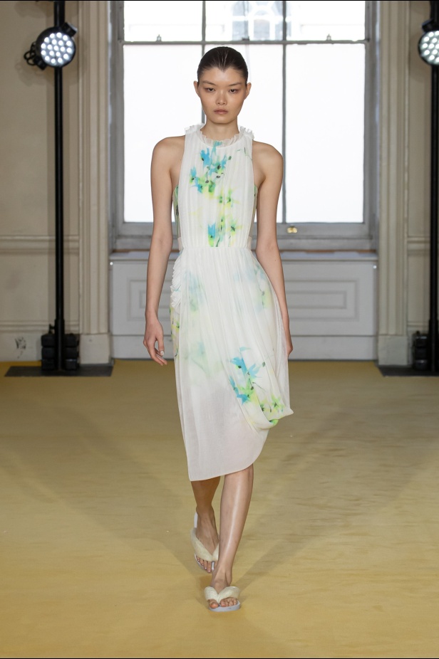 مجموعة ربيع وصيف 2025 من Noon By Noor