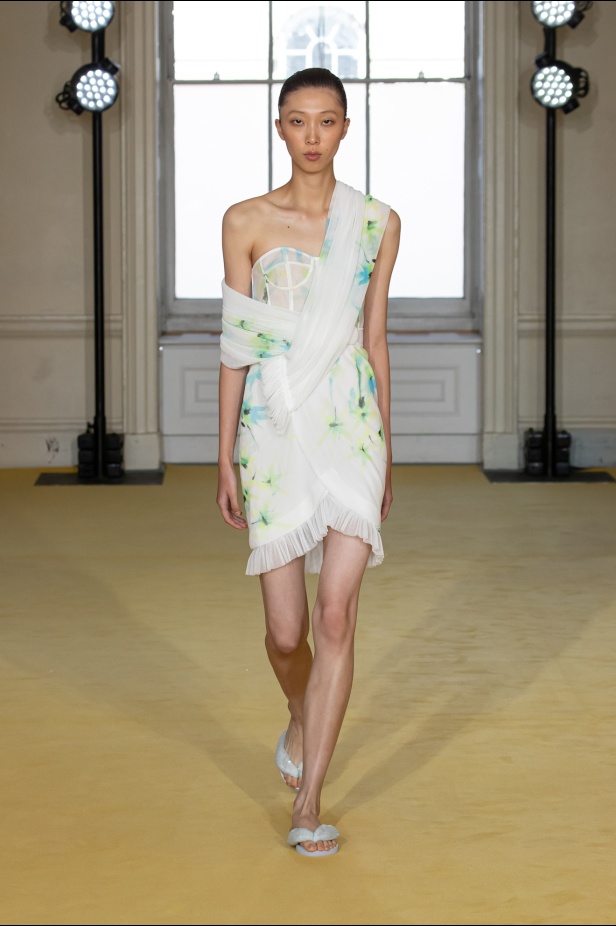 مجموعة ربيع وصيف 2025 من Noon By Noor