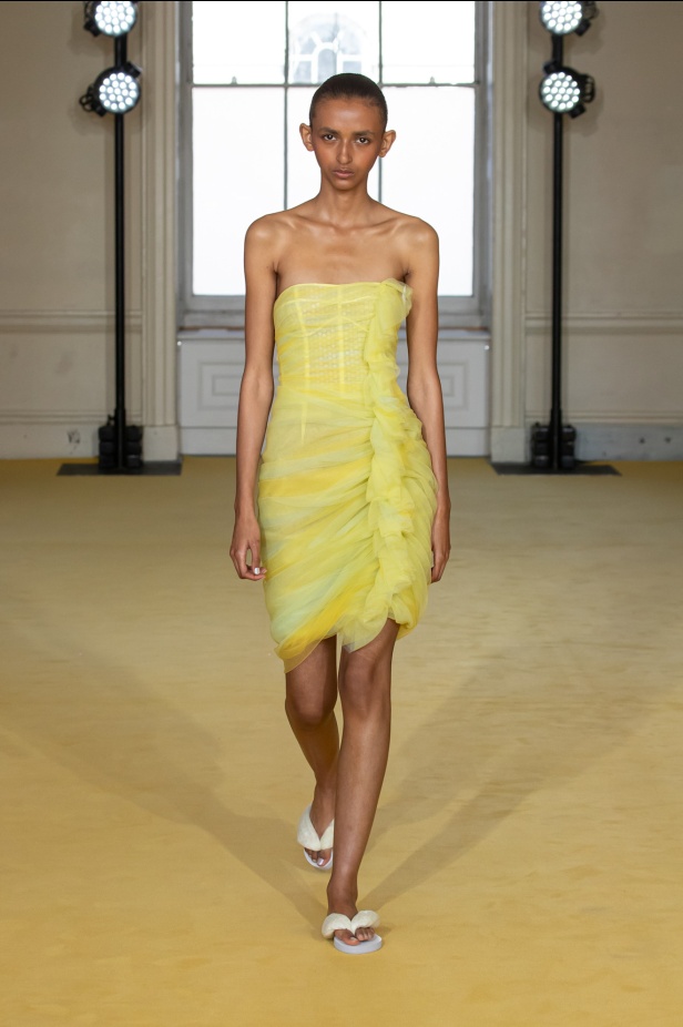 مجموعة ربيع وصيف 2025 من Noon By Noor