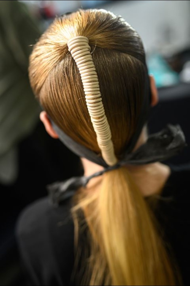 عرض أزياء Off-White لربيع وصيف 2025