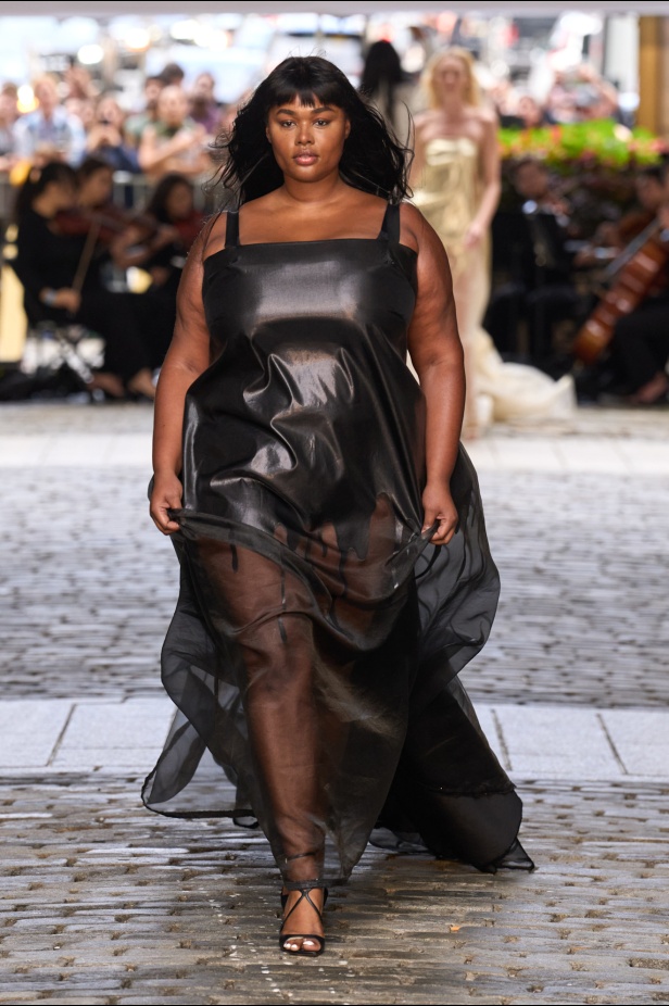 من عرض برابل غورنغ لربيع وصيف 2025