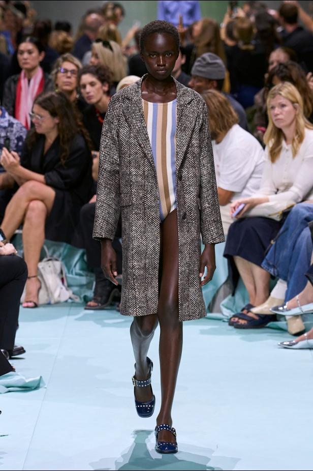 مجموعة PRADA ربيع و صيف 2025