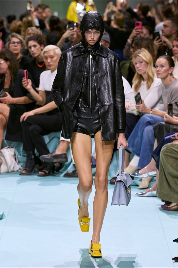 مجموعة PRADA ربيع و صيف 2025