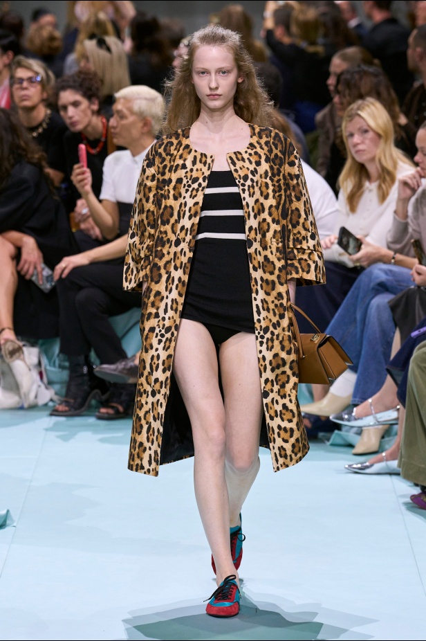 مجموعة PRADA ربيع و صيف 2025