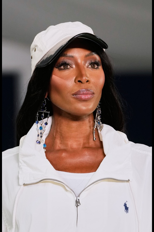 "رالف لورين" يسبق أسبوع الموضة في نيويورك بمجموعة ربيع 2025... لوحة فنية بألوانها وتصاميمها تثبت مكانة العلامة الأيقونية