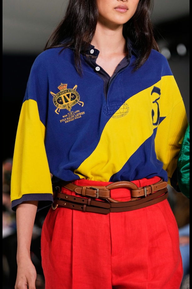 "رالف لورين" يسبق أسبوع الموضة في نيويورك بمجموعة ربيع 2025... لوحة فنية بألوانها وتصاميمها تثبت مكانة العلامة الأيقونية