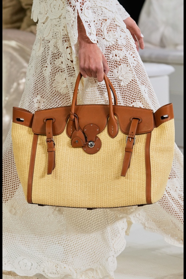 "رالف لورين" يسبق أسبوع الموضة في نيويورك بمجموعة ربيع 2025... لوحة فنية بألوانها وتصاميمها تثبت مكانة العلامة الأيقونية