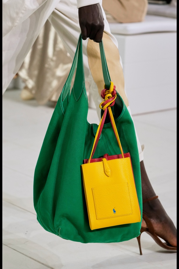 "رالف لورين" يسبق أسبوع الموضة في نيويورك بمجموعة ربيع 2025... لوحة فنية بألوانها وتصاميمها تثبت مكانة العلامة الأيقونية