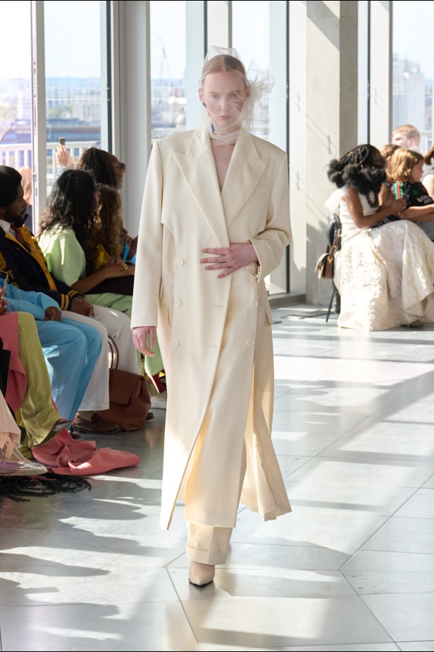 مجموعة Roksanda لربيع وصيف 2025