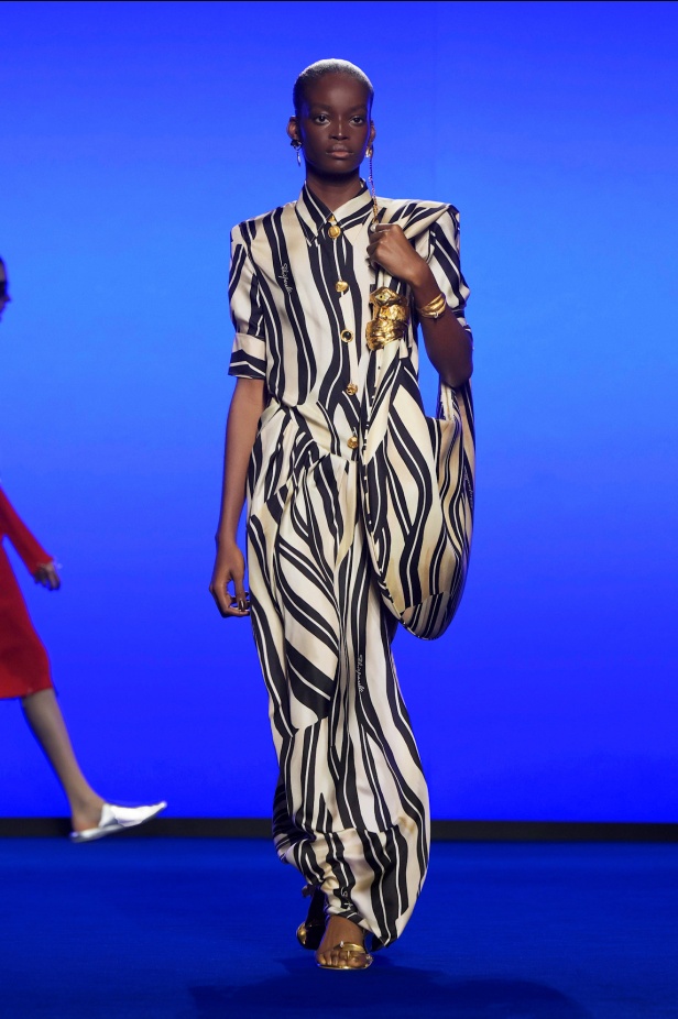مجموعة Schiaparelli لربيع وصيف 2025 في باريس