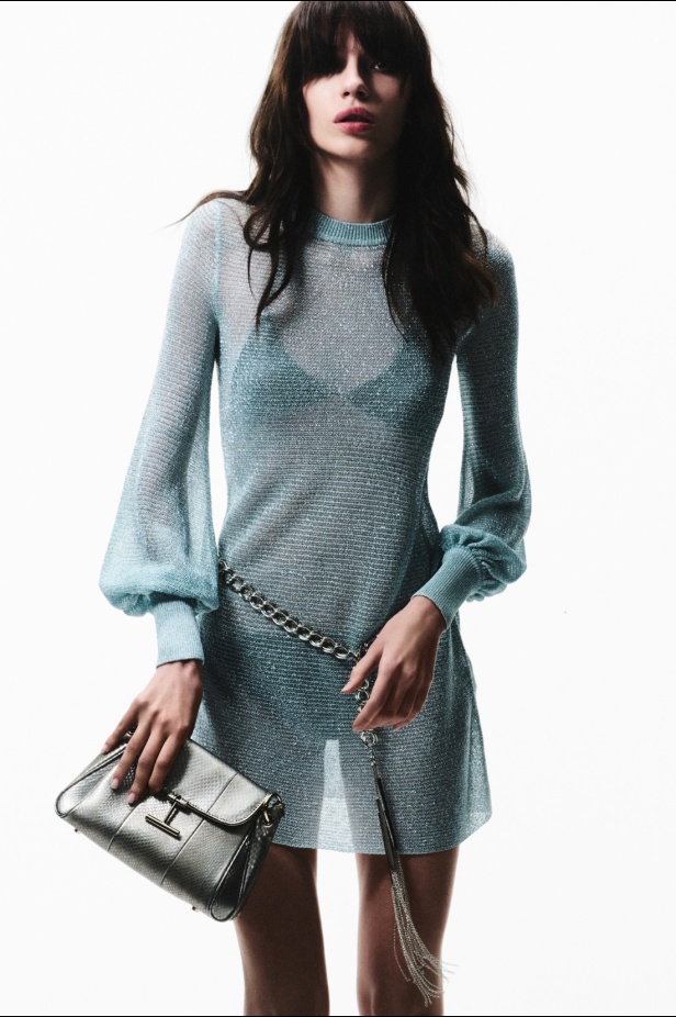 مجموعة Tom Ford لربيع وصيف 2025... تصاميم للمرأة الواثقة والقويّة 