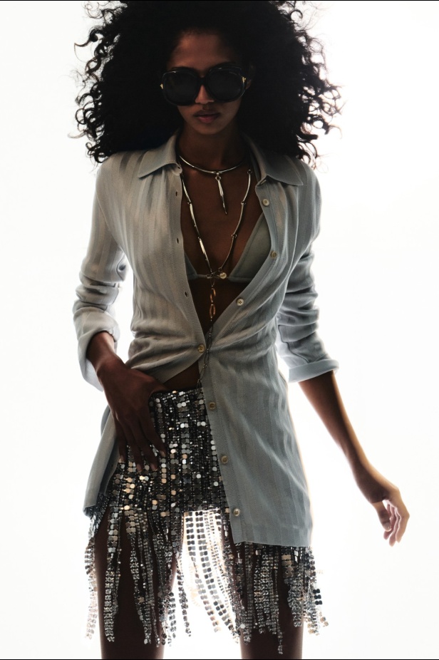 مجموعة Tom Ford لربيع وصيف 2025... تصاميم للمرأة الواثقة والقويّة 