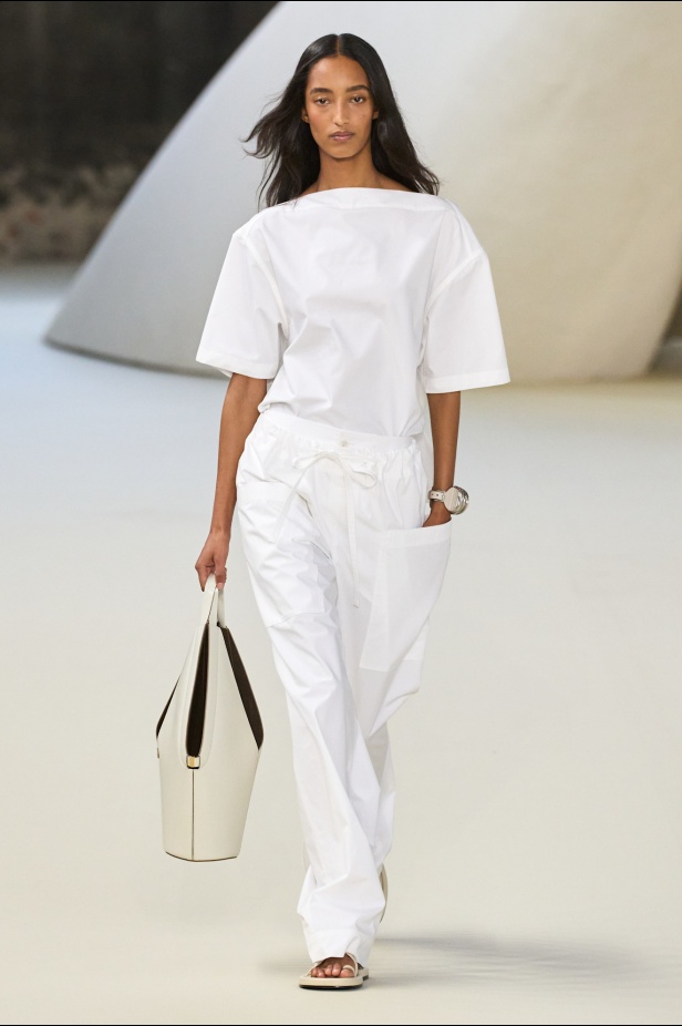 الذكاء الحرفي عنوان مجموعة تودز لموسم ربيع 2025