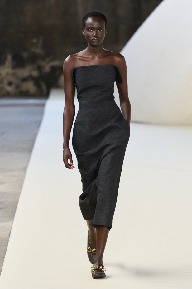 الذكاء الحرفي عنوان مجموعة تودز لموسم ربيع 2025