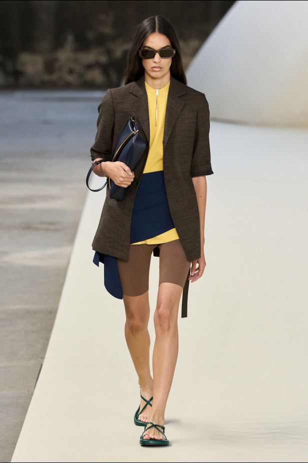 الذكاء الحرفي عنوان مجموعة تودز لموسم ربيع 2025