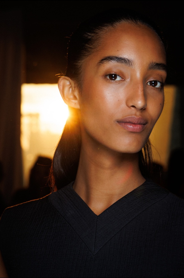 اطلالات جمالية من مجموعة Tory Burch ربيع و صيف 2025