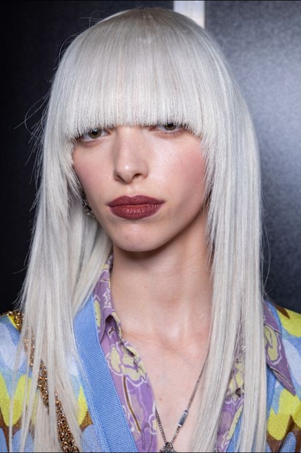 مجموعة Versace لربيع وصيف 2025