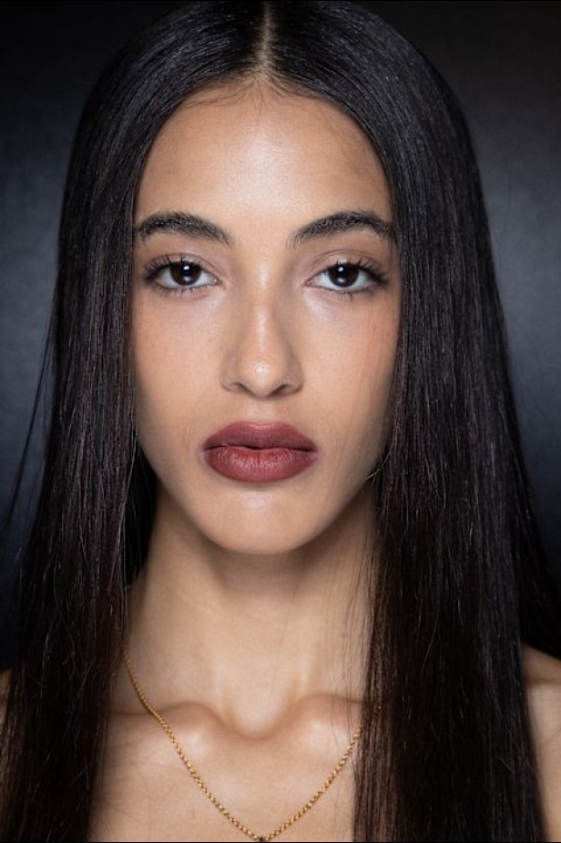 مجموعة Versace لربيع وصيف 2025