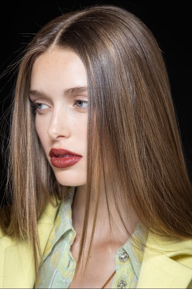 مجموعة Versace لربيع وصيف 2025